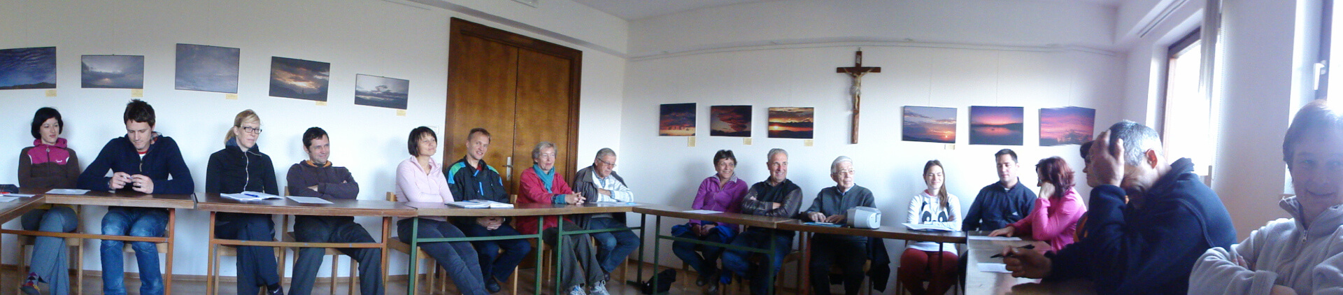 Zakonska skupina na duhovnih vajah v naravi - Foto: Kržič